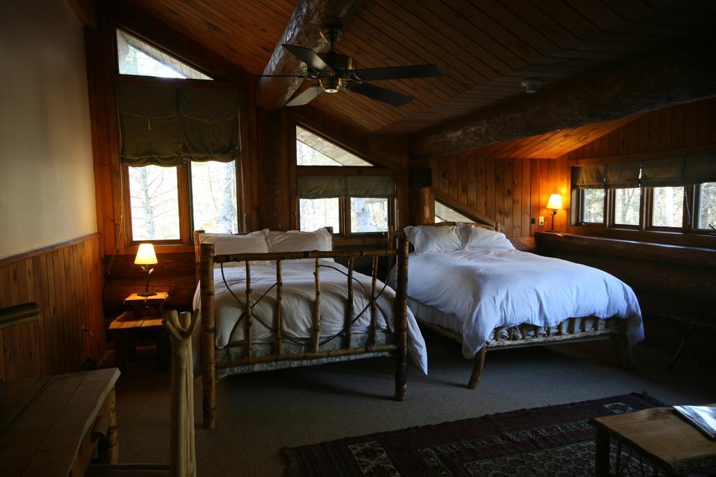 Trout Point Lodge Of Nova Scotia East Kemptville Oda fotoğraf
